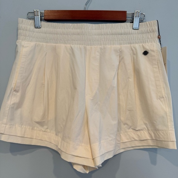 Calia Journey Collection High Rise Shorts Size M NWT - Picture 2 of 7